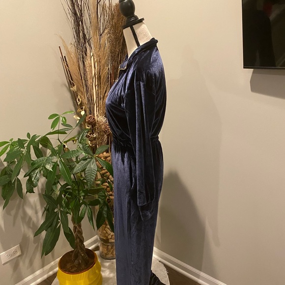 ✨Fabletics (NWOT) Velour Jumpsuit Size XS✨ - Picture 6 of 8